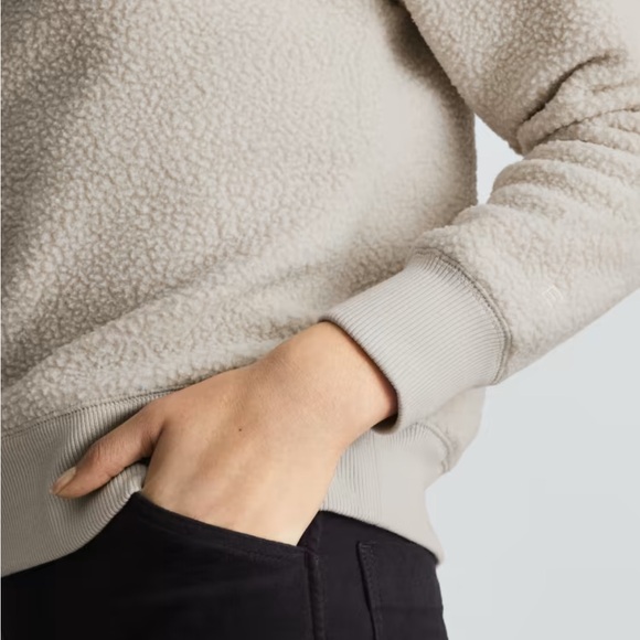 NWT | Everlane The ReNew Fleece Raglan Sweatshirt | Color: Tan | Size: M - Picture 7 of 10